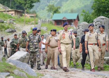 J&K DGP Nalin Prabhat Reviews Operations at TOBs in Ganderbal