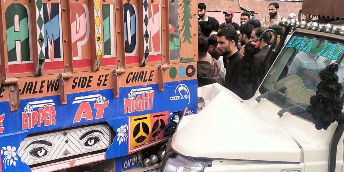 Tata Mobile, Truck Collide on SSG Road in Sonamarg; No Injuries Reported