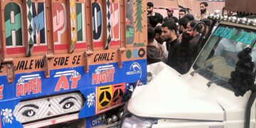 Tata Mobile, Truck Collide on SSG Road in Sonamarg; No Injuries Reported