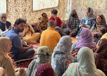 Mehbooba Mufti Visits Charar-e-Sharief, Offers Condolences to Family of Late Aftab Ahmed Mir*