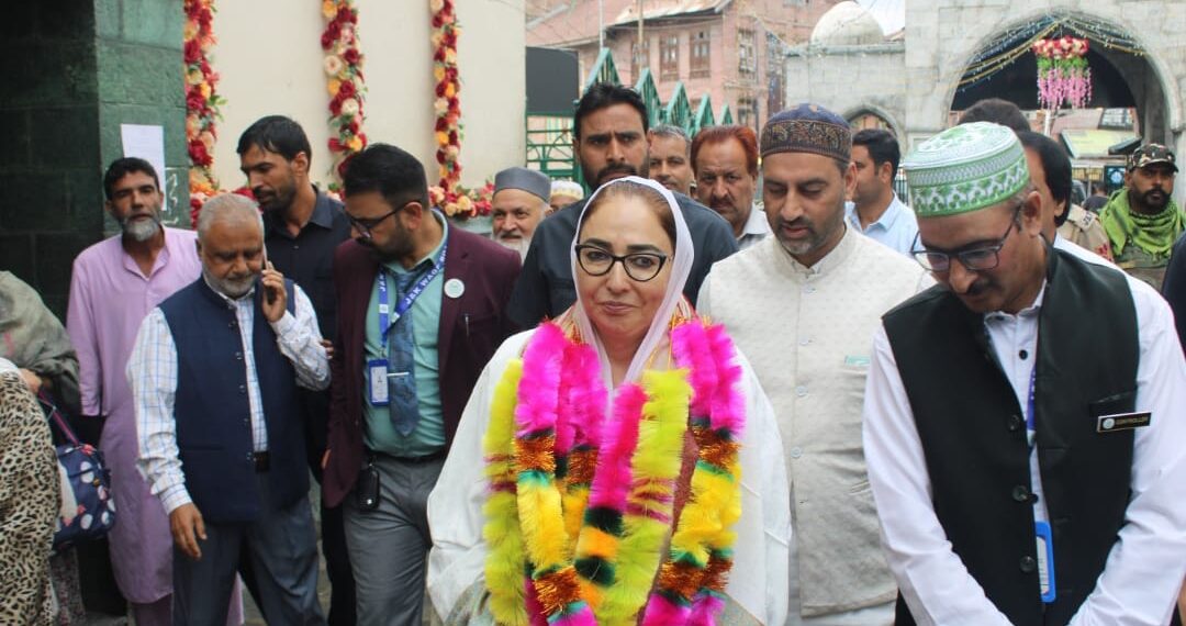 Dr Darakhshan reviews arrangements for Annual Urs at historic Dastgeer Sahib Shrine