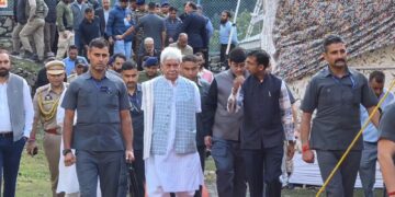 LG Sinha Flags Off Annual Harmukh-Gangabal Yatra From Naranag