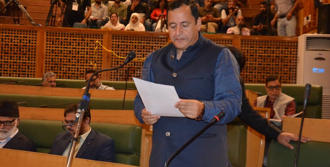 Govt takes serious note of premature apple fruit fall in Shopian; orders probe, FIR registered: Javid Dar