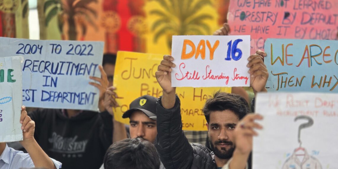 Forestry Students’ Protest Enters 16th Day, Hunger Strike Continues in Ganderbal