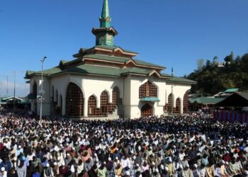 Thousands Gather at Charar-e-Sharief for Urs of Sheikh-ul-Aalam