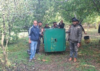 Black Bear Captured Alive In Nowgam Shangus Anantnag