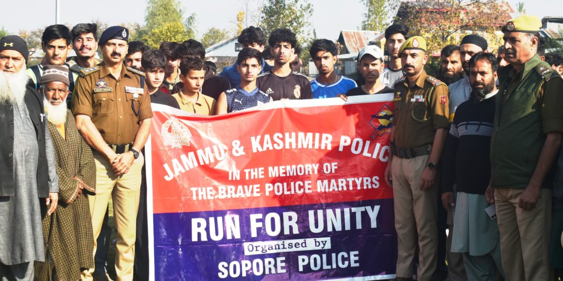 Sopore Police Organizes “Run for Unity” To Commemorate Police Martyrs
