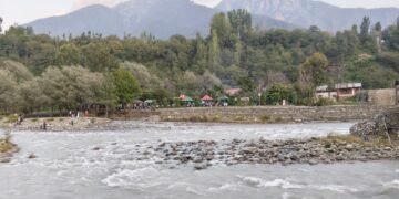 Ganderbal Admin Sounds Alarm Over Nallah Sindh Risks, Urges Parents to Keep Children Away
