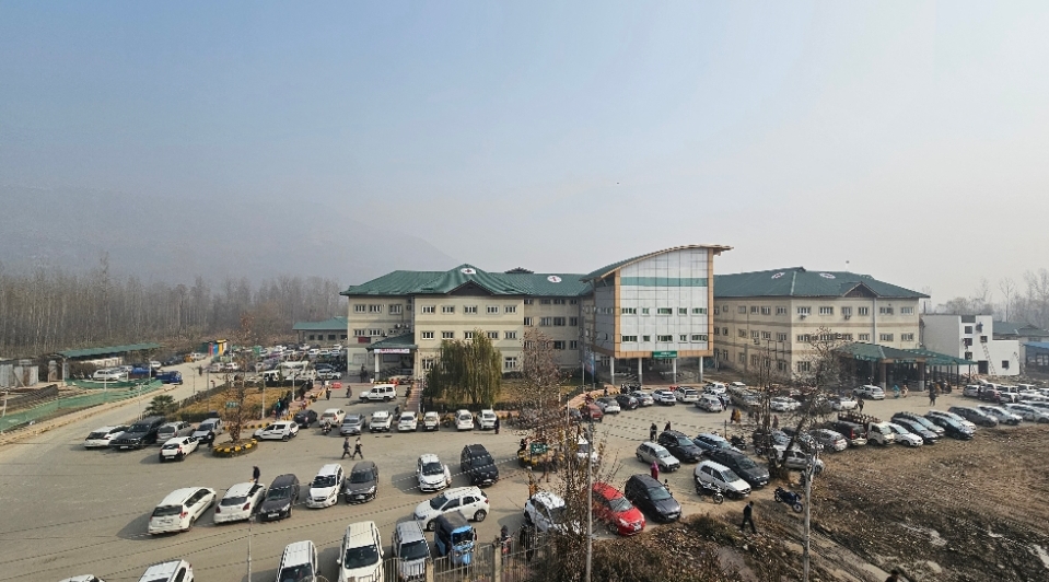 Gap Between Claim and Reality: Ganderbal Residents Criticize Hospital’s Ultrasound Facility