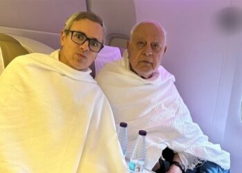 Dr. Farooq, Omar Abdullah greets people on Eid Ul Fitr 