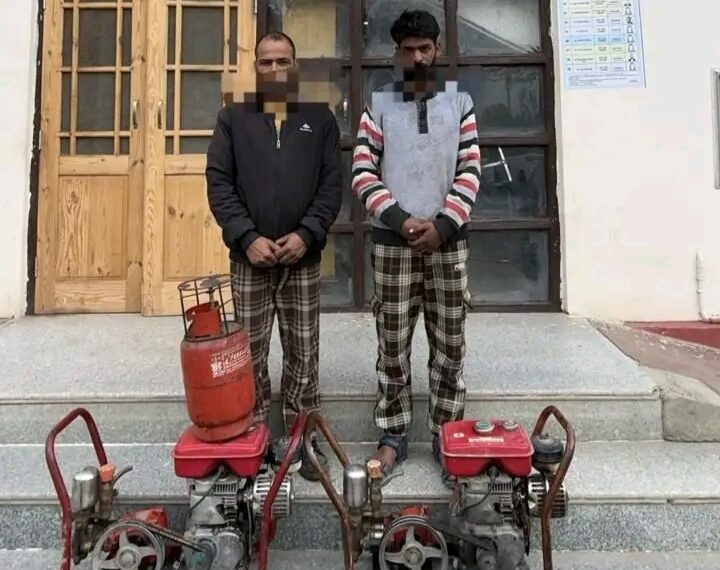 Police solve theft case in Awantipora; two arrested