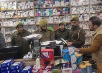 Police intensify monitoring of medical establishments in Pulwama