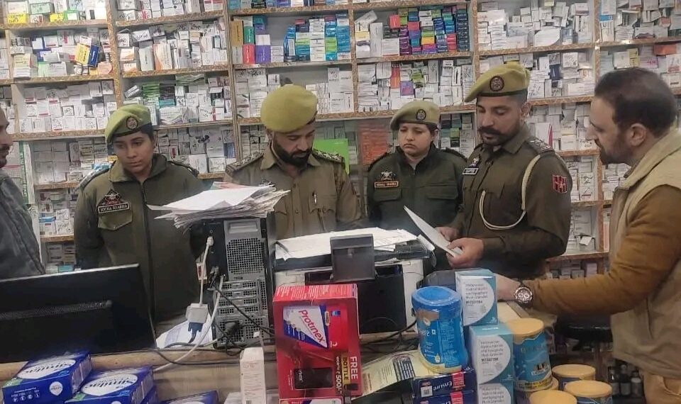 Police intensify monitoring of medical establishments in Pulwama