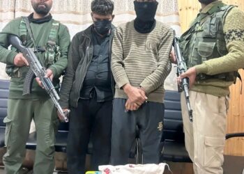 Police foil drug smuggling bid, two held in Pulwama 
