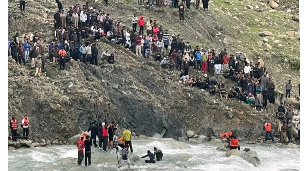 Search enters 4th day for 5-Year-Old boy who drowned in Shopian Nallah
