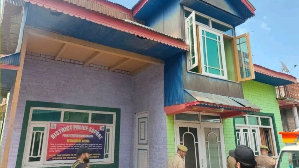 J&K Police attach property of notorious drug peddler under NDPS Act in Sopore