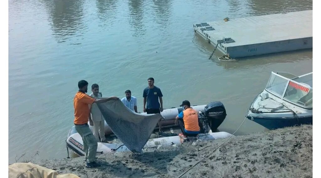 Body of youth who jumped into Jhelum retrieved after five-day search