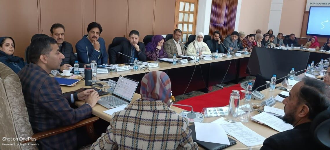 Secy S&T Deptt reviews Tech, Climate, Health, Agri, Infra Projects