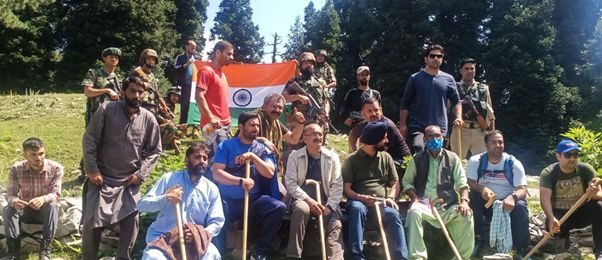In a first, soldiers and people trek in North Kashmir