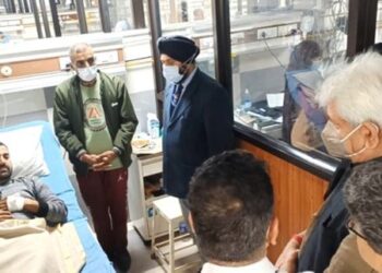 LG visits GMC Jammu to inquire about the health of Civilians Injured in Rajouri militant attack