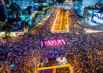 Israeli PM calls on military chiefs to prevent refusals to service