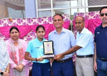 Jt. Dir YSS felicitates Jiya Manhas for bagging Ist Position at Moscow Wushu C’ship