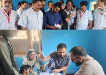 J&K Govt Pharmacist Association Kupwara Organizes Free Medical Camp at Budnambal