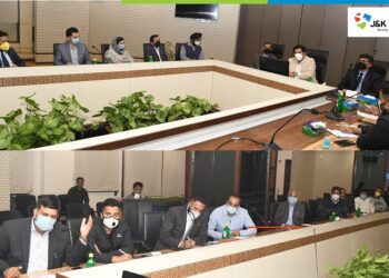 Survival and revival should go hand in hand: JK Bank Chairman tells Kashmir business leaders