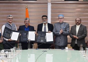 CM Omar calls for collaboration of Industries with National Stock Exchange