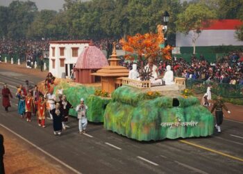 J&K Tableau dazzle’s at Republic Day Parade in Delhi