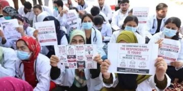 J&K intern doctors continue protest to seek stipend hike, warn of hunger strike