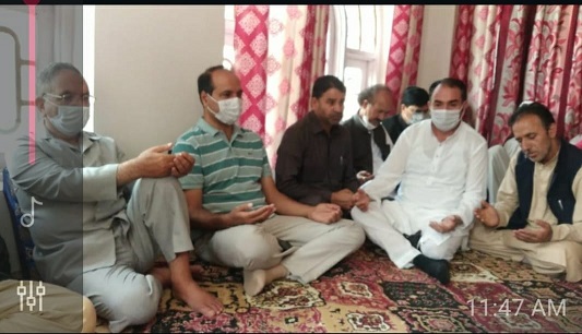 JKAP delegation led by G H Mir visits slain worker’s residence in Kulgam, demands thorough security review of political activists across J&K