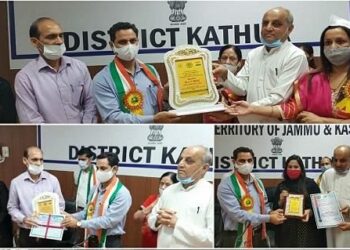 JKFA, women cricketers call on Advisor Khan; discuss present sports scenario in JK