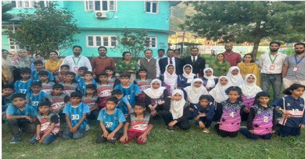 Justice Tashi visits Child Care institutions “Palaash”, “Pareesha” at Nishat, Srinagar