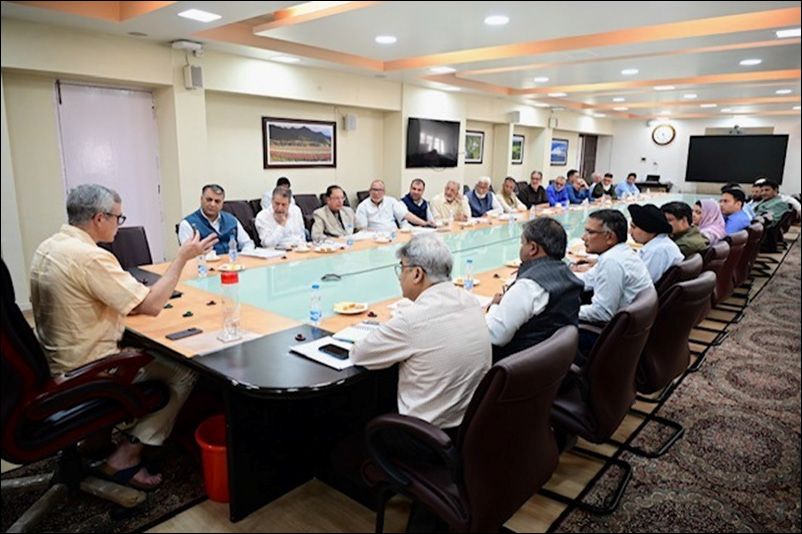 Govt will chalk out a realistic, workable plan for revival of tourism & trade: CM Tells KCCI Delegation