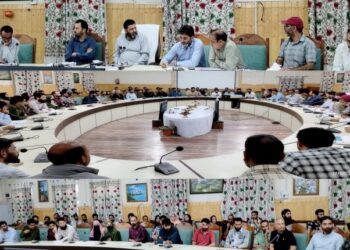 ADDC Kupwara reviews status of Kisan Khidmat Ghars, progress of HADP