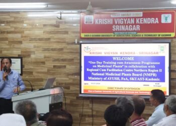 KVK Srinagar Holds Workshop on Medicinal Plant Conservation, Herbal Gardens
