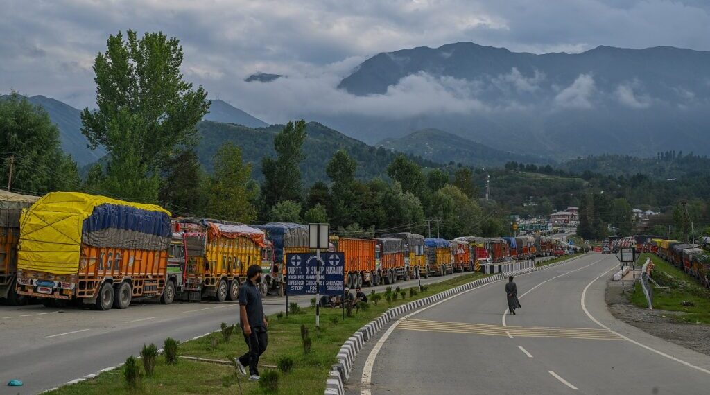 Authorities Suspend Traffic on Jammu-Srinagar Highway Amid Blockade