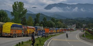 Authorities Suspend Traffic on Jammu-Srinagar Highway Amid Blockade