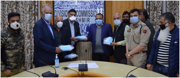 COVID-19: Kashmir Inc donates 1 lakh masks to divisional admin