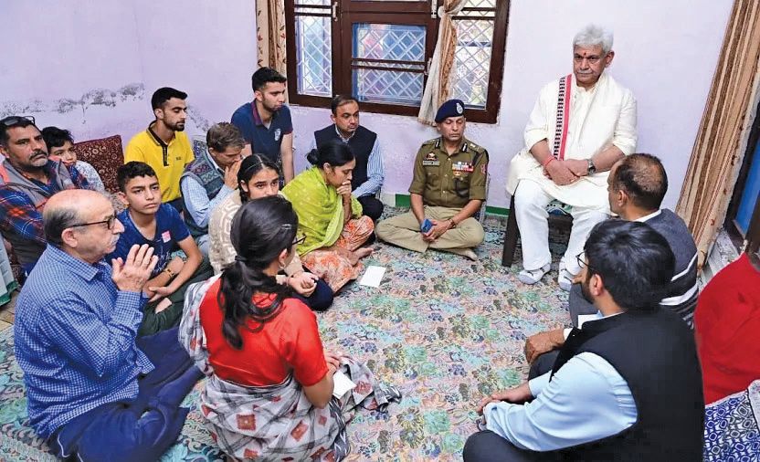 LG Sinha meets kin of Kashmiri Pandit killed by militants in Shopian last month