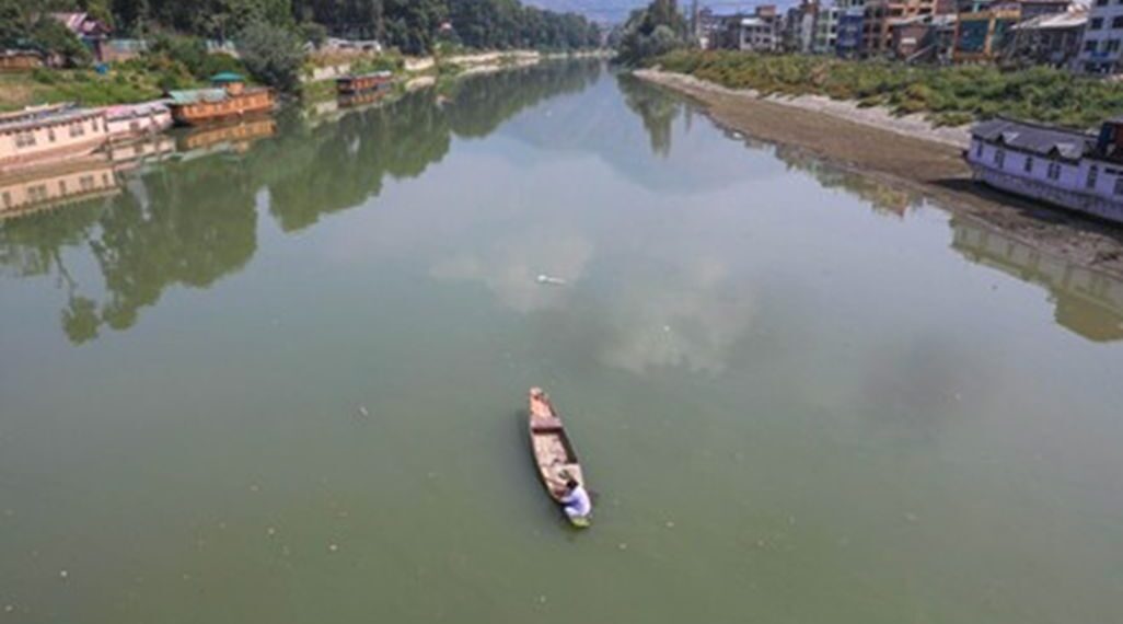 Kashmir breathes easy as Jhelum levels drop