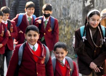 Kashmir schools reopen after 73-Day winter break