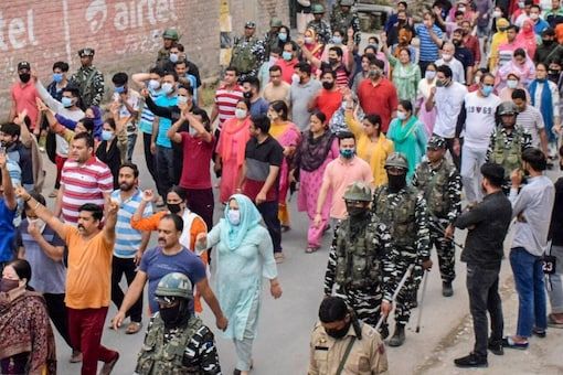 School Teacher’s killing: KP’s hit roads again, threaten mass migration