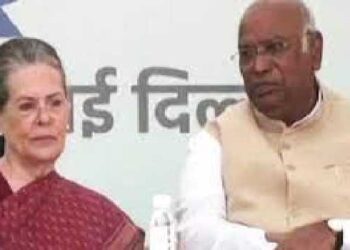 Kharge, Sonia condole loss of lives in Odisha train accident