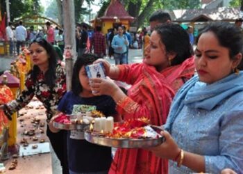 Crowds of KPs’, devotees gather at Mata Kheer Bhawani temple on Jyestha Ashtami