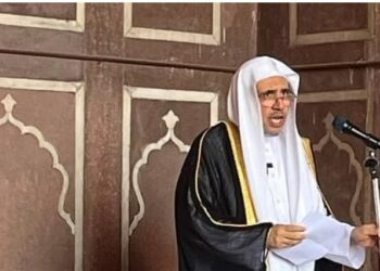 Muslim World League chief offers Friday prayers at Jama Masjid