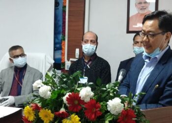 Ķiren Rijiju visits Regional Research Institute of Unani Medicine, Srinagar