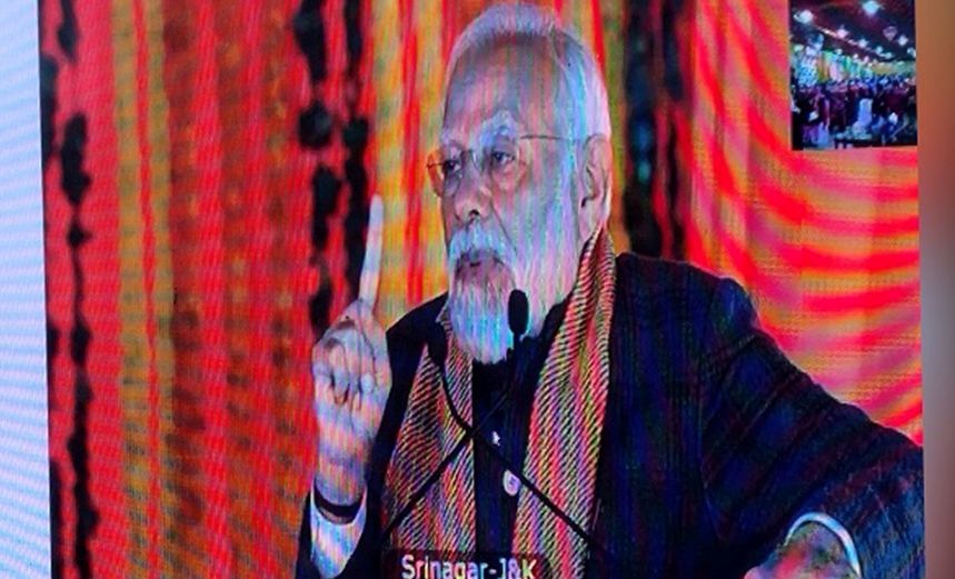 Distt Admin Kulgam facilitated streaming of PM’s Viksit Bharat Viksit J&K Prog from Srinagar