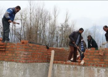 LCMA launches spontaneous demolition drive at Brari Nambal, Babademb
